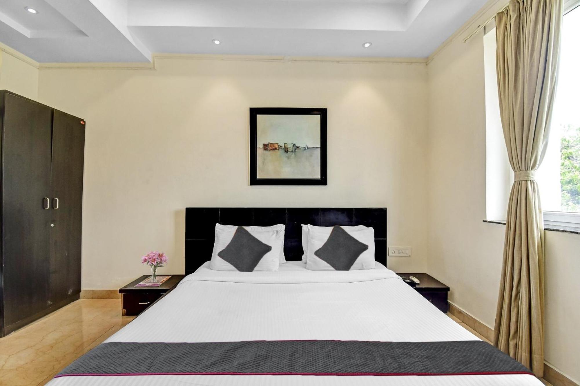 Super Townhouse All In One Калькутта Экстерьер фото